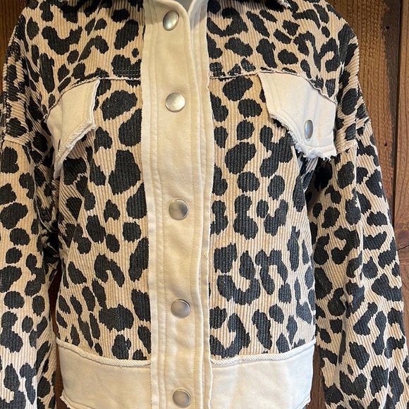 new WHITE BIRCH CORDUROY cheetah animal print woven jacket shirt SM-XXL BEIGE - Picture 4 of 5